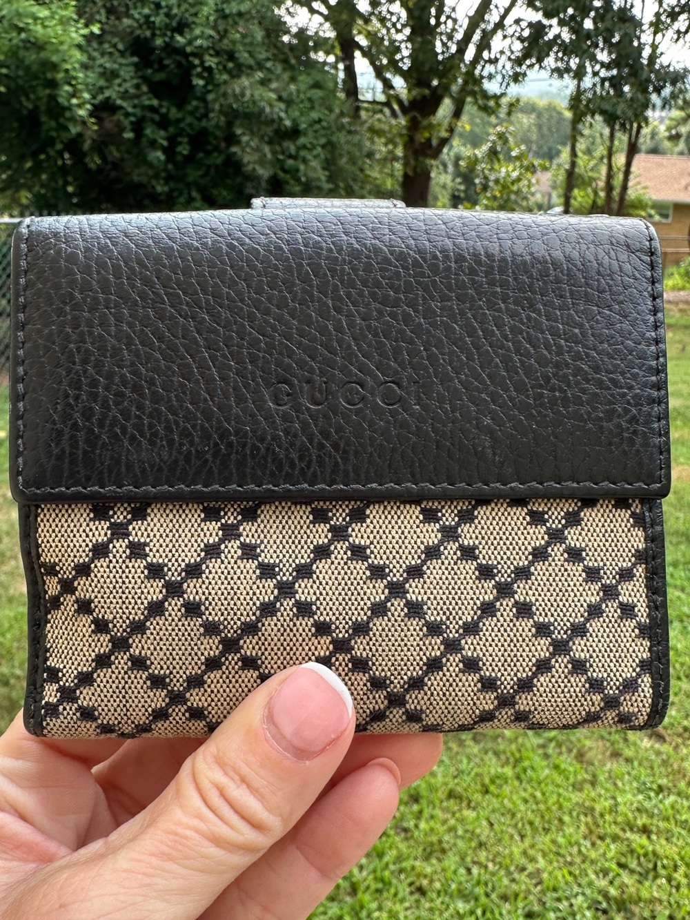 Gucci Black Leather Top Beige GG Canvas Bi-fold Wallet